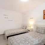 Con Piscina Climatizada Y Vistas Al Golf Estepona