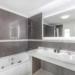 Con Piscina Climatizada Y Vistas Al Golf Villa
