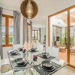 Villa Con Piscina Climatizada Y Vistas Al Golf