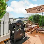 Villa Con Piscina Climatizada Y Vistas Al Golf Estepona