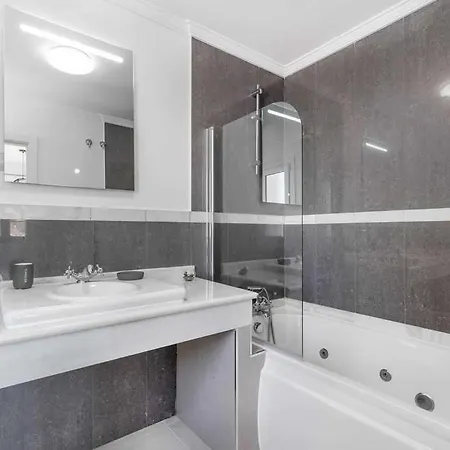 Villa Con Piscina Climatizada Y Vistas Al Golf