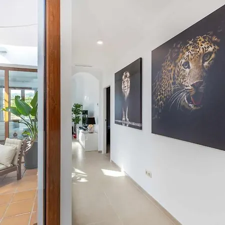 Villa Con Piscina Climatizada Y Vistas Al Golf * Estepona